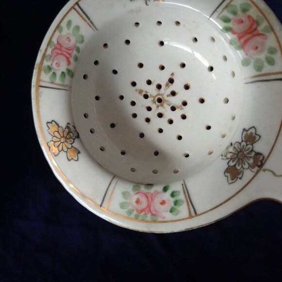 Nippon Hand Painted Porcelain Tea Strainer With Floral Design - Picture 8 of 11